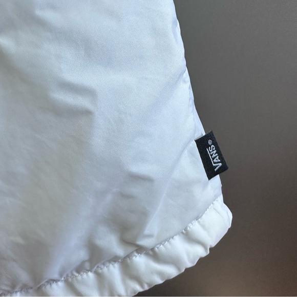 COPY - Vans X Peanuts Snoopy White Windbreaker Torrey Jacket Mens Sz M - Picture 12 of 15